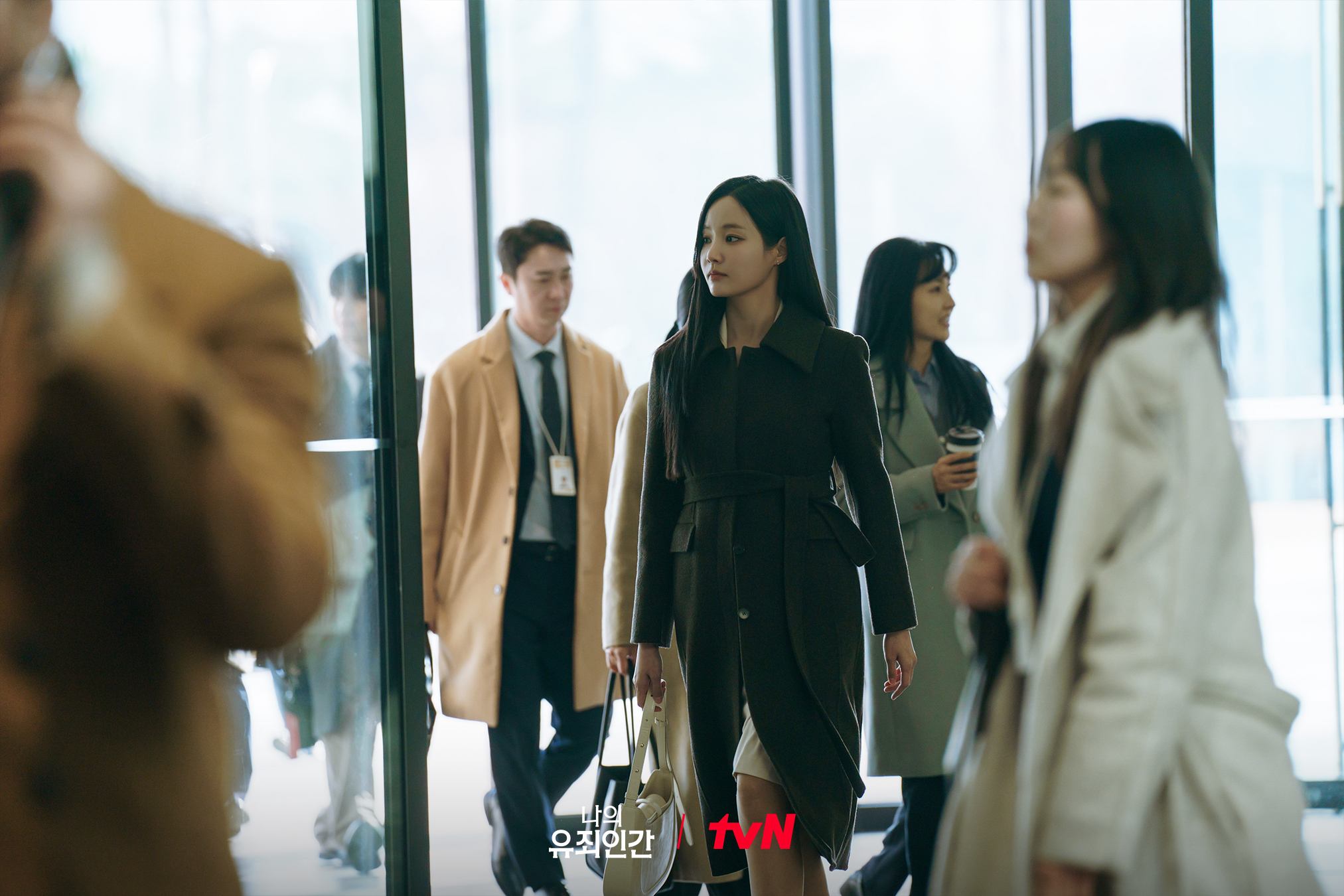 Seol In Ah Takes On All Sorts Of Peculiar Tasks For Yim Si Wan In “Love In Disguise”
