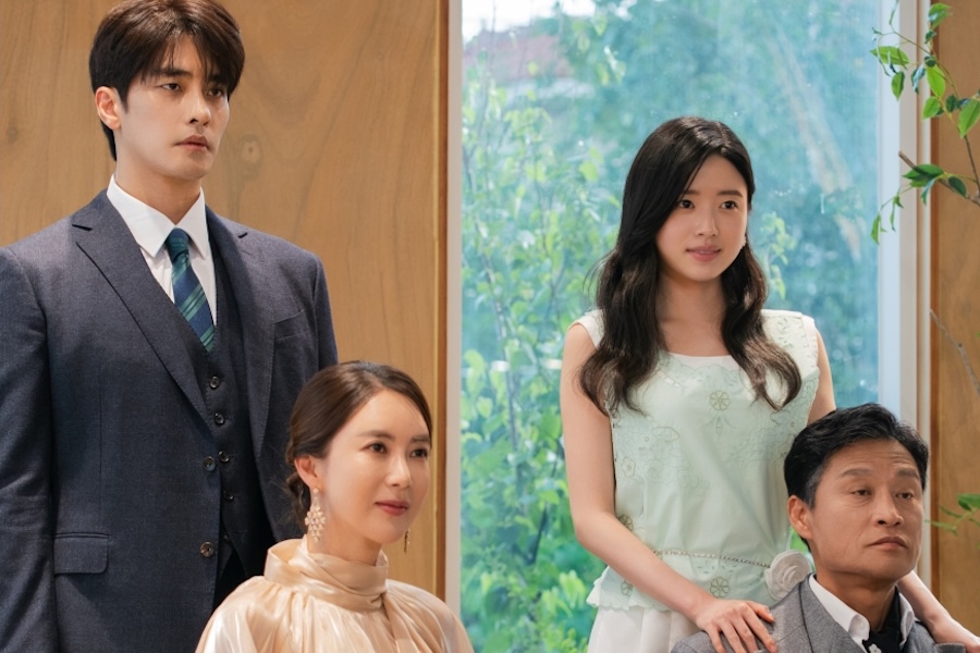 Sung Hoon Has A Strained Relationship With His Family In New Drama “What A Boss Wants”
