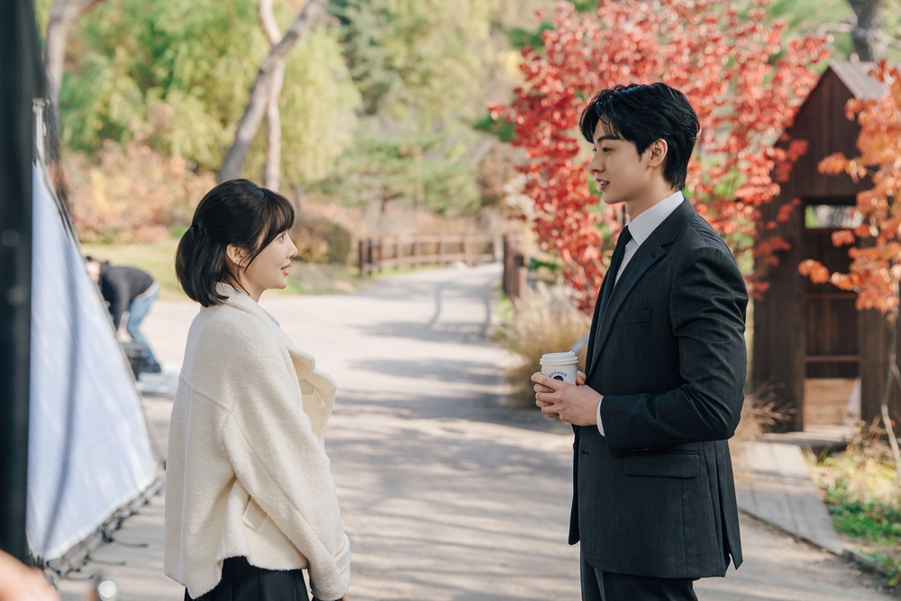 Joy And Kim Hyun Jin Find Themselves In A Budding Romance In New Drama “One Of A Kind Romance” Poster