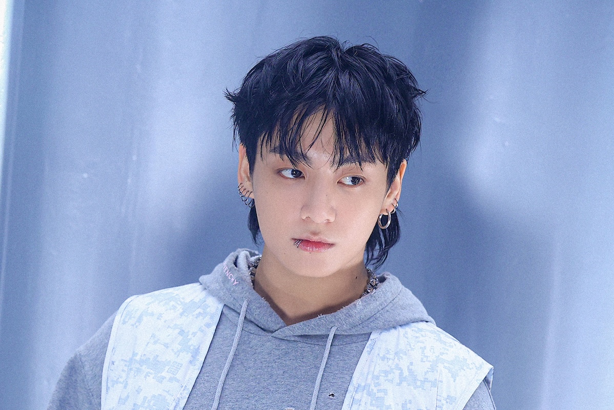 Jungkook’s “3D” MV Hits 300 Million Views