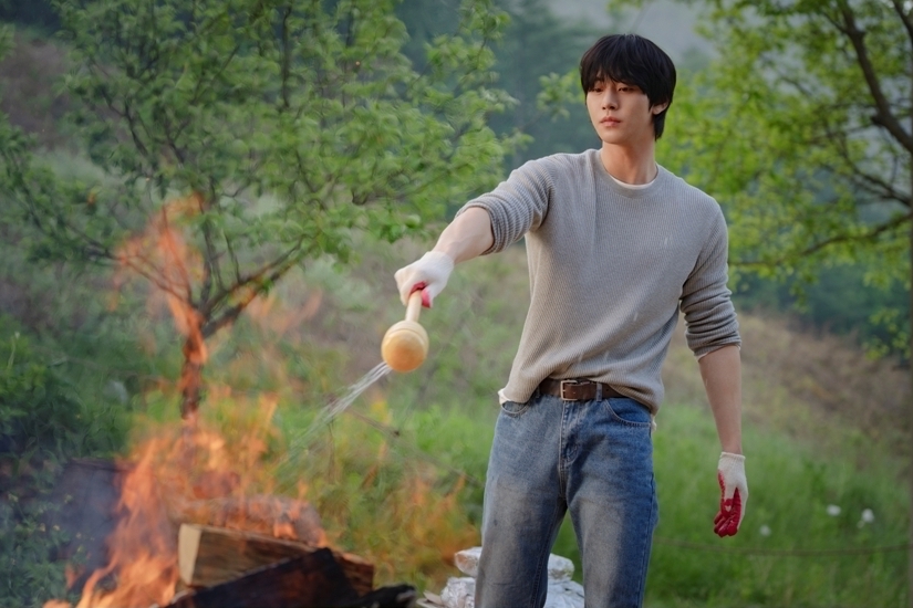 Ahn Hyo Seop Pours His Heart Into Preparing Meal For A Special Person In “Final Table”
