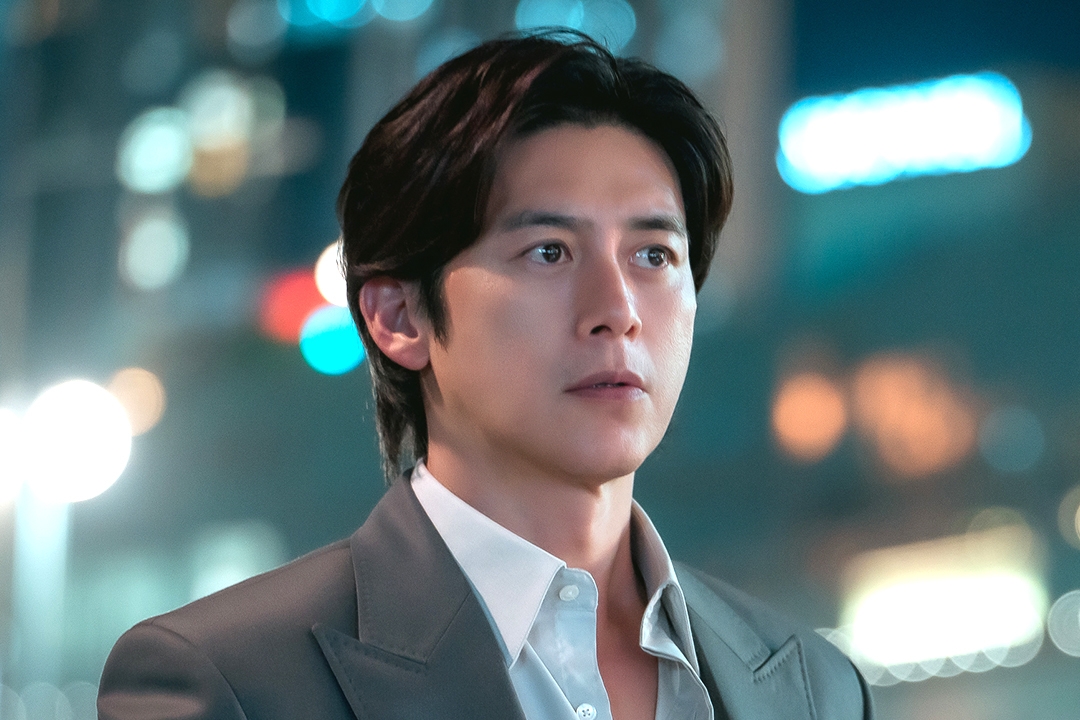 Go Soo Makes A Dashing Return To The Romance Genre After 15 Years In “Nine To Six”