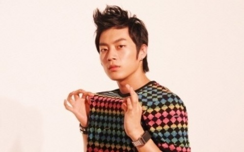 BEAST’s Yoon Doo Joon Shares Photo From Spain