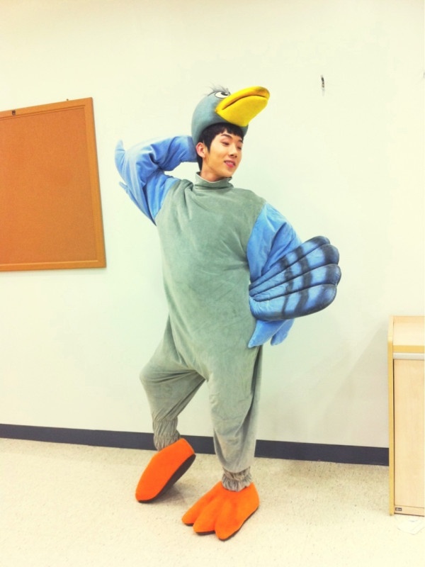 2AM’s Jo Kwon Transforms into a Dove?!