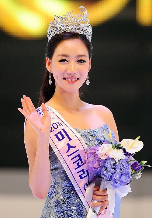 2011 Miss Korea Pageant Winner Lee Sung Hae Becomes Hot Topic on the Web