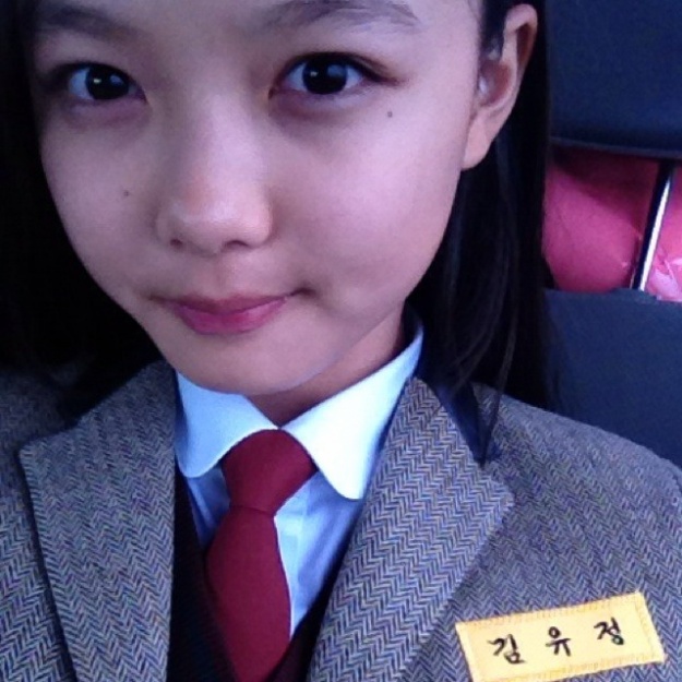 "The Moon that Embraces the Sun" Kim Yoo Jung Reassures Fans after Being Hospitalized