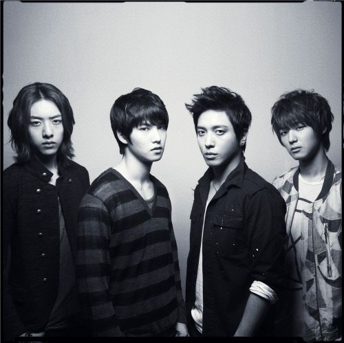 CN Blue Breaks 41-Year Chart Record in Japan