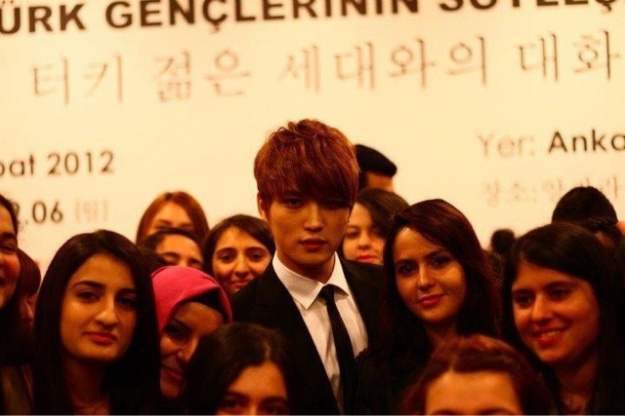 JYJ’s Jaejoong Forces President Lee Myung Bak to Leave from Turkey?