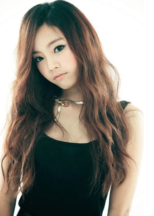 Goo Hara and Park Gyuri Are Each Other’s Mirror Reflection
