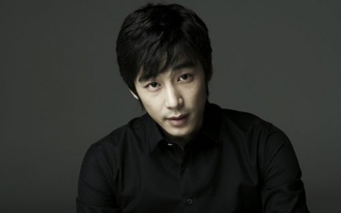 Jin Yi Han Cast as Second Lead in "Hooray for Love"