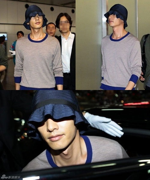 Won Bin’s Shocking Airport Fashion