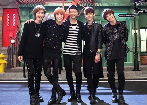 SHINee Successfully Wraps Up Concert in Taiwan