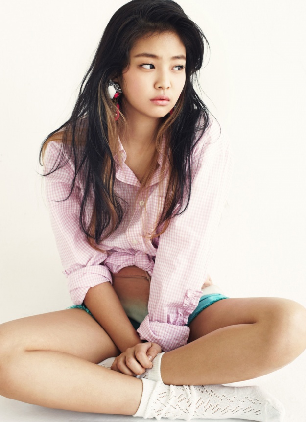 YG Entertainment Reveals Third Girl Group Member?