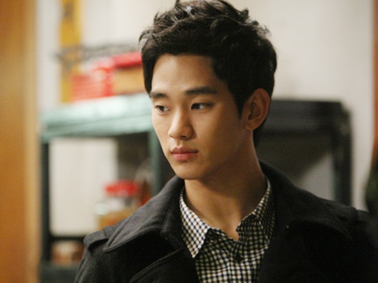 Kim Soo Hyun’s Scary List of Demands to Future Girlfriend?
