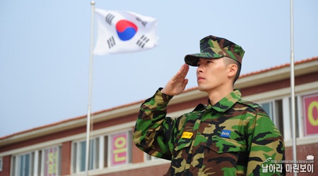 Hyun Bin Enters Training Facility and Swears Oath