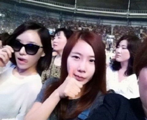 Brown Eyed Girls’ Ga-In & Jea Spotted at Lim Jae Bum’s Concert!