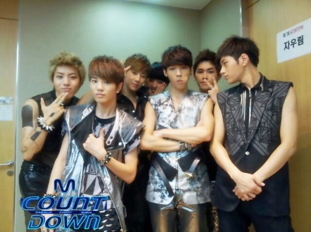 Mnet M!Countdown Interviews Infinite and CHOCOLAT