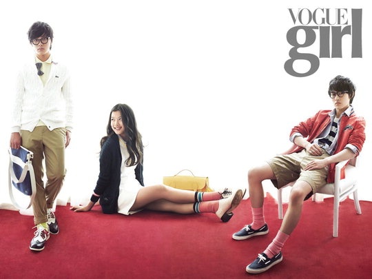 Childhood Cast of "Moon that Embraces the Sun" for Vogue Girl
