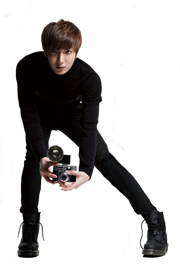 Leeteuk Teases with Photos of His Workout
