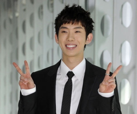 Jo Kwon Hints at 2AM and 2PM Variety Show Reunion