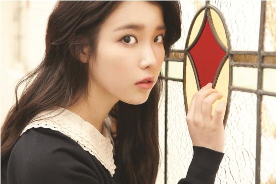 IU Resembles "Shrek’s" Puss in Boots?