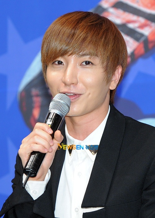 Super Junior’s Leeteuk Tweets About Super Show 4 in France