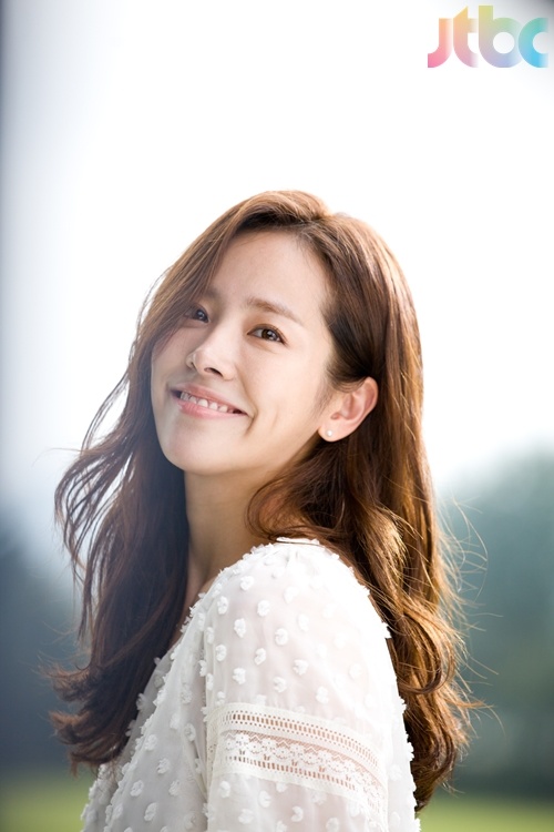 Han Ji Min Sports Short Hair for Her "Rooftop Prince" Character