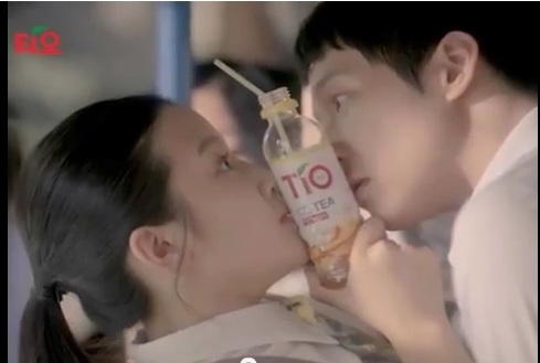 JYJ Yoochun Almost Kisses High School Student in New TV Commercial