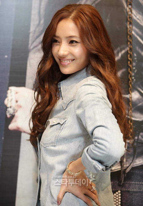 Han Chae Young’s Perfect Body at True Religion Store Opening