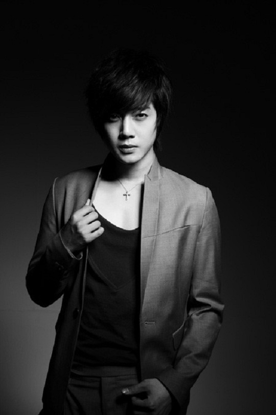 Kim Hyun Joong’s Comeback Mini-Album Available for Pre-Sale!