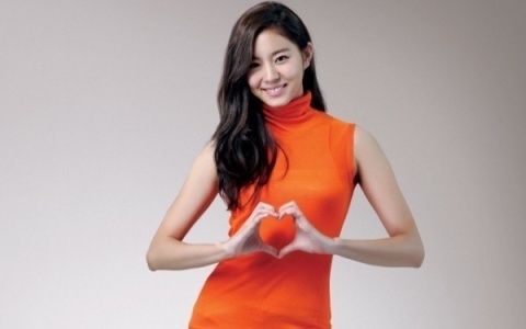 Uee Had a Difficult Time because of a Photoshopped Image