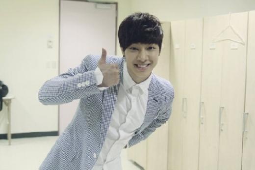 BEAST’s Lee Gikwang Celebrates His 900th Day Since Debut