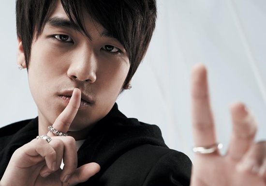 Seungri Shows How to Do BIGBANG’s "Bad Boy" Dance