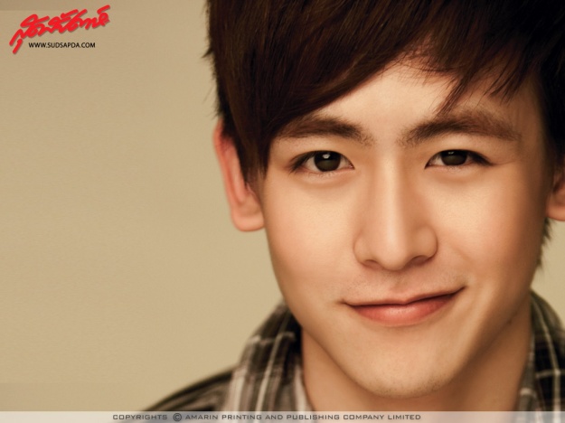 Nichkhun Tweets a Restaurant Recommendation