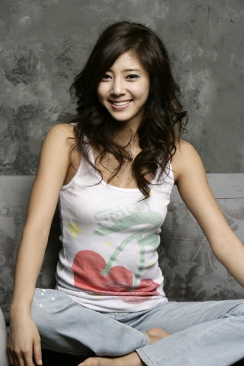 Son Dam Bi’s New Year’s Couple Picture