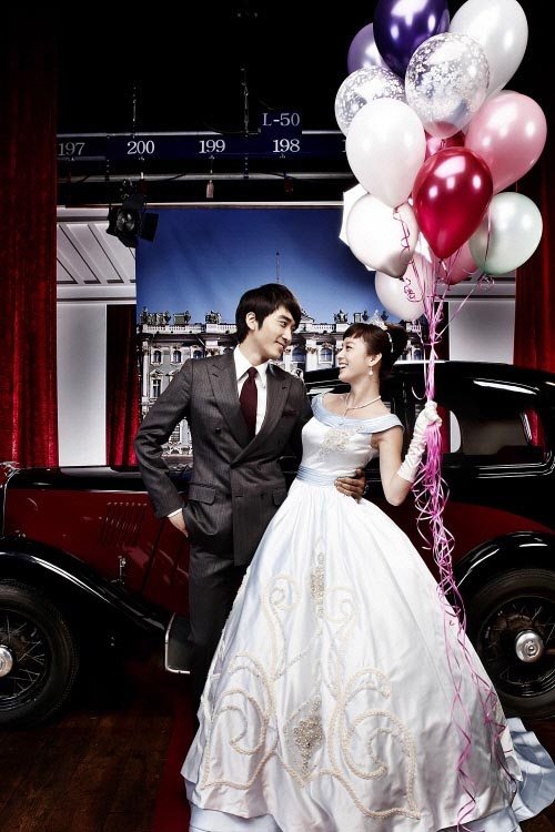 Song Seung Hun and Kim Tae Hee Pose for "My Princess"
