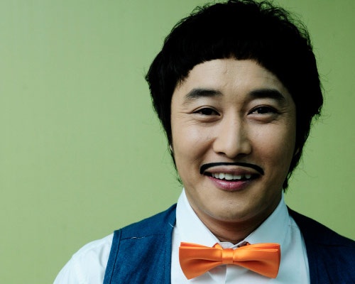 Kim Ji Ho Reveals Old Pictures of Comedians Lee Soo Geun and Kim Byung Man