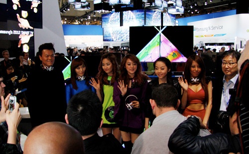 Wonder Girls Appears at the 2012 CES for Samsung and Monster Cable Booths