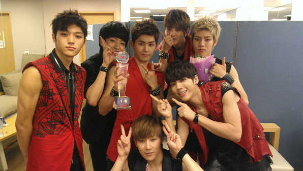 Infinite Receives Their First Trophy at Mnet’s M!Countdown