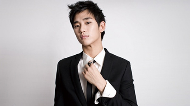 Kim Soo Hyun Rocks the ‘Fro in Past Photo