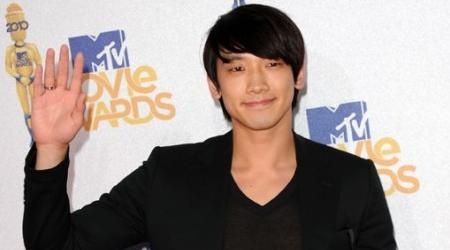 Rain Wins At MTV Movie Awards