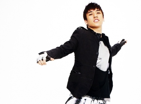 Big Bang’s Seungri Diagnosed With Acute Appendicitis