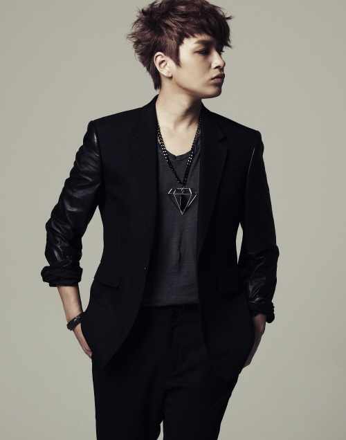 Simon D shows off his "Golden Mouth"