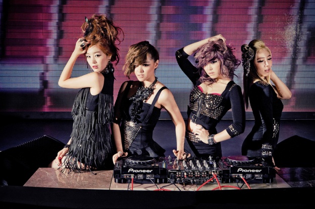 Secret Releases Full MV for "Love is MOVE"