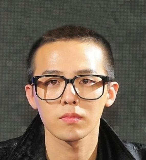 G-Dragon’s New Haircut Catches the Attention of Netizens Soompi