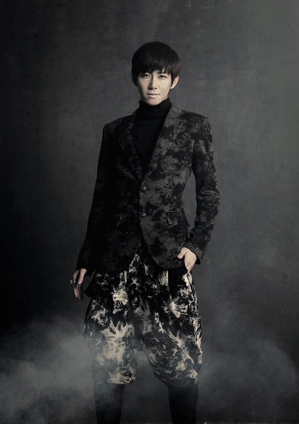 ZE:A’s Kwang Hee Shares a Kiss with Another Man?