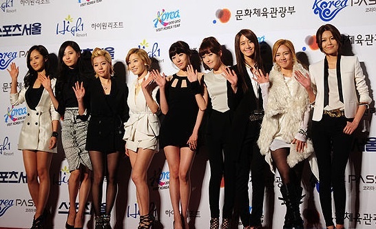 Super Junior, SNSD, BEAST, IU, SISTAR Perform at “21st Seoul Music Awards”