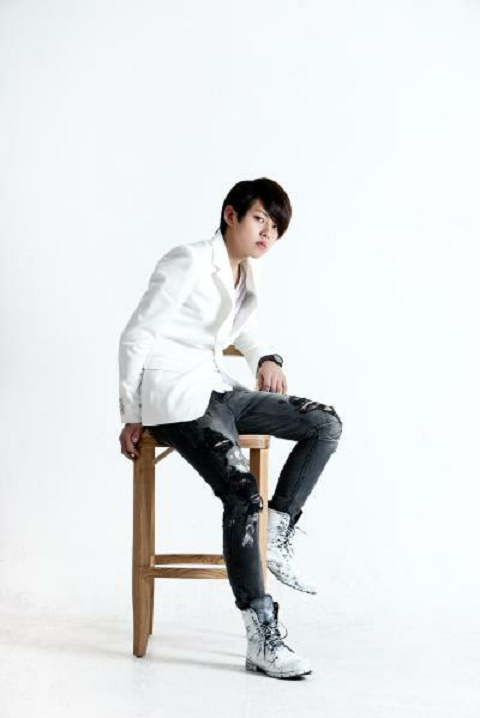 U-Kiss’ Dongho’s Fierce New Look for "MAXIM"