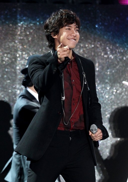 Lee Seung Gi’s Work Ethic Surprises "The King 2hearts" Production Team