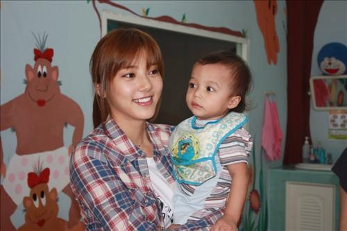 Son Dambi Visits a Pattaya Orphanage